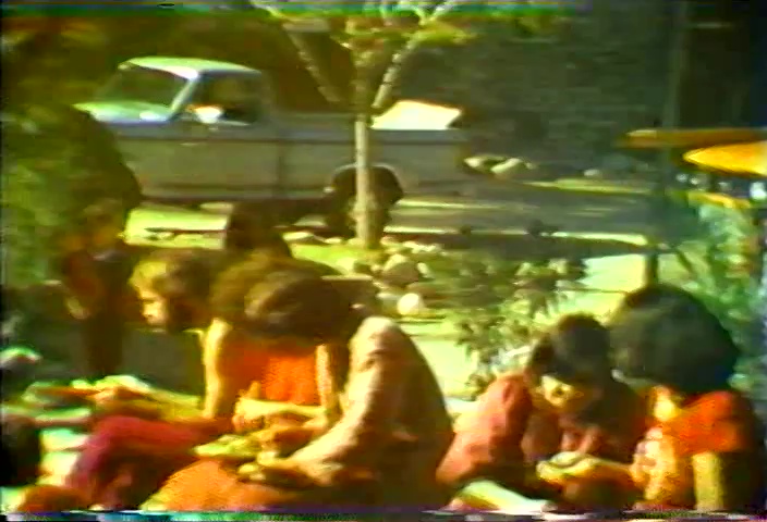 File:Geetam - Another Way of Living (1981) ; still 04m 14s.jpg