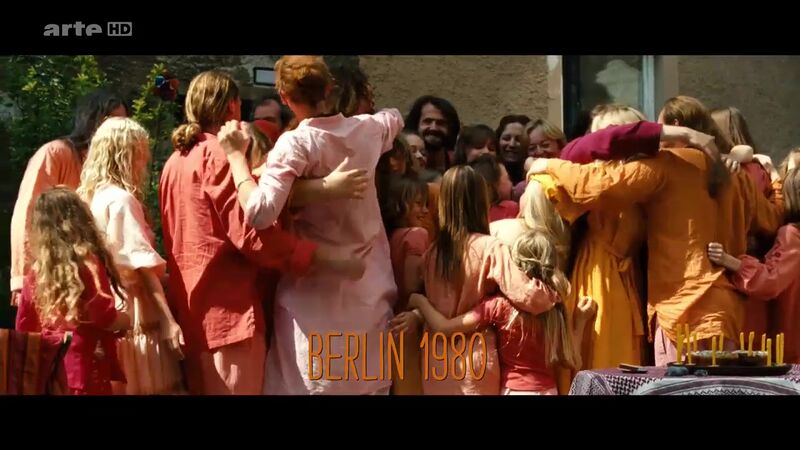 File:Sommer in Orange (2011) ; still 00h 02m 33s - Sannyasins celebrating in Berlin 1980..jpg