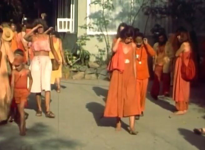 File:Siddhartha - Erinnerungen an Poona (1979) ; still 06min 14sec.jpg
