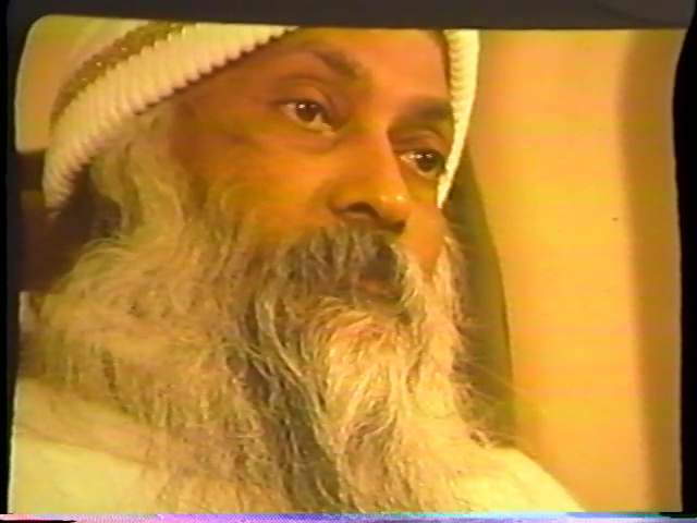 File:The Great Journey - Bhagwan Shree Rajneesh Coming from the East to the West (1982) ; still 02m 26s.jpg