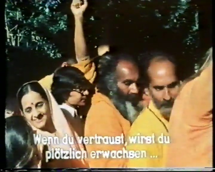 File:Bhagwan (1978) ; 34min 09sec --Swami Krishna Saraswati-- (middle).jpg
