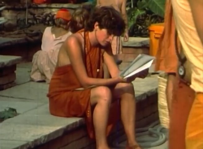 File:Siddhartha - Erinnerungen an Poona (1979) ; still 07min 36sec.jpg