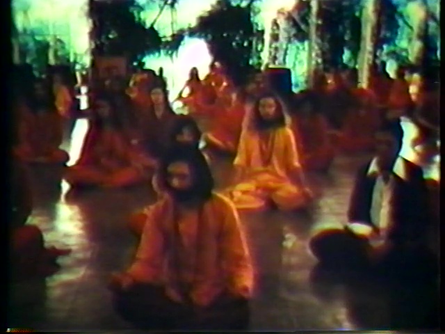 File:The Great Journey - Bhagwan Shree Rajneesh Coming from the East to the West (1982) ; still 03m 23s.jpg
