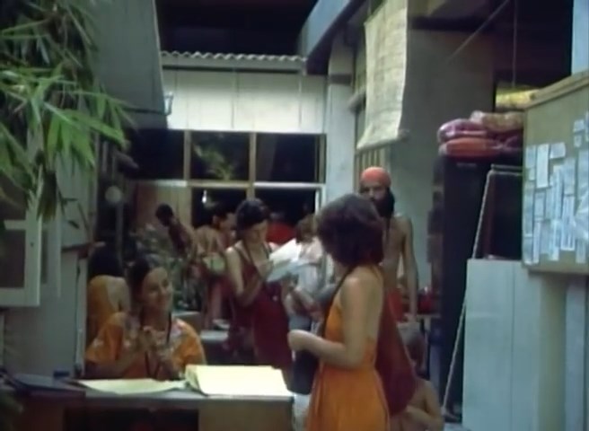 File:Siddhartha - Erinnerungen an Poona (1979) ; still 07min 42sec.jpg