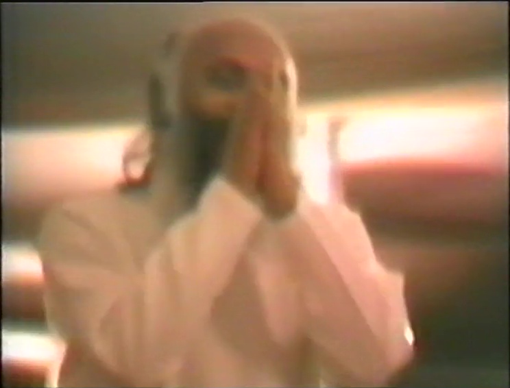 File:1979-07-10 Osho Guru Purnima (film) ; still 48min 22sec.jpg