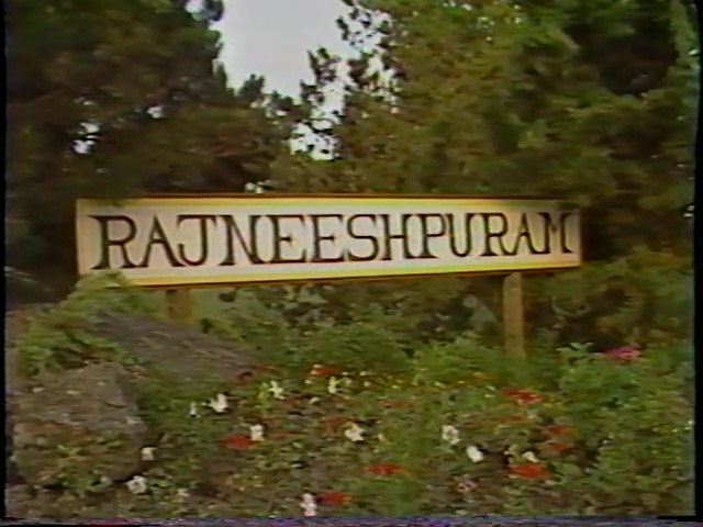 File:Rajneeshpuram - The First Year (1982) ; still 19m 03s.jpg