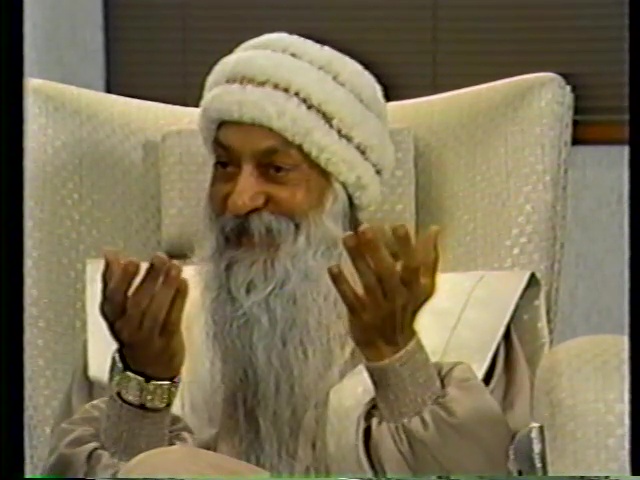 File:The Last Testament - Interviews with World Media (1985) ; still 21m 59s.jpg