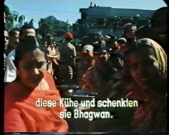 File:Bhagwan (1978) ; 13min 37sec --Ma Yoga Taru--.jpg