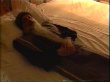 File:Osho Leaving the Body Tape 2 (1990) ; still 01h 17m 22s.jpg