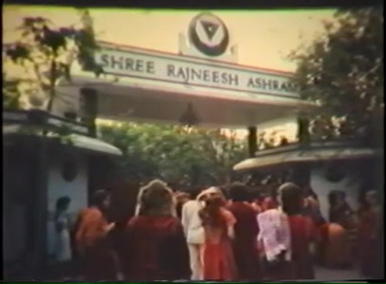 File:Shree Rajneesh Ashram - This Commune, the Buddhafield (1980) ; still 01m 48s.jpg