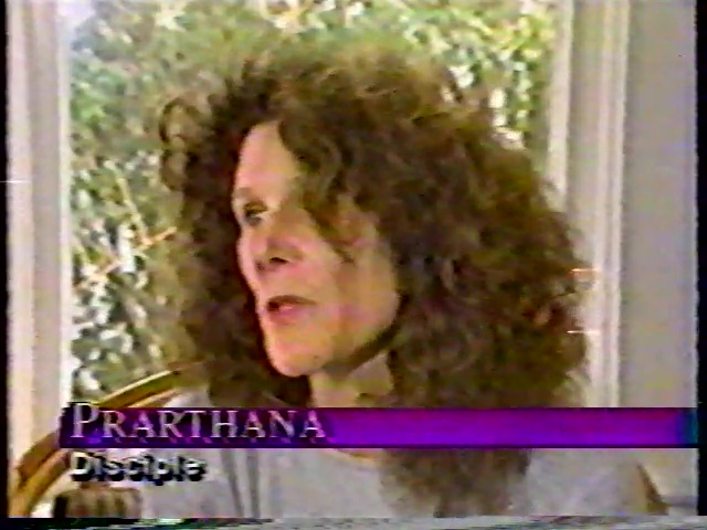 File:TV News USA - Rajneesh Death (1990) ; still 06m 00s.jpg