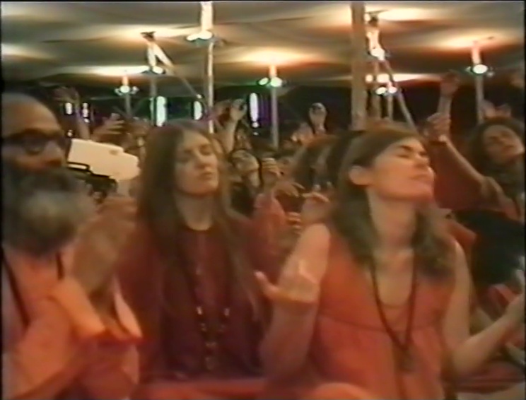 File:1979-07-10 Osho Guru Purnima (film) ; still 26min 58sec.jpg