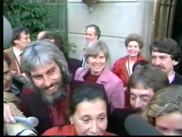 File:Hasya interview outside Portland court office (1985-11-08) ; still 00m 45s.jpg