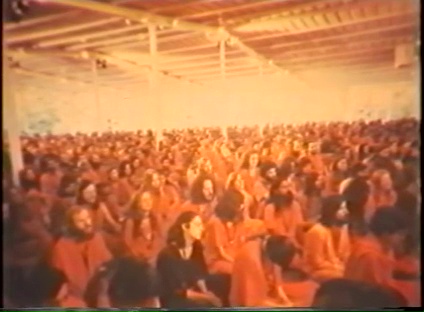 File:Shree Rajneesh Ashram - This Commune, the Buddhafield (1980) ; still 02m 07s.jpg