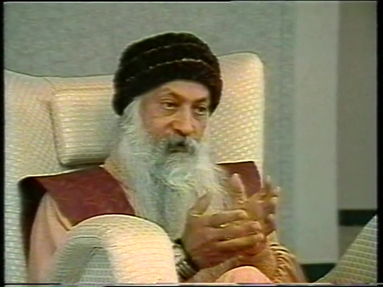 File:Osho - Conscious Love ~ About Aids (1996) ; still 01m 15s.jpg