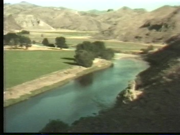 File:Ranch Footage 02 (1982) ; still 33m 03s.jpg