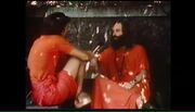 Thumbnail for File:Ashram in Poona - Bhagwans Experiment (1979) (version A)&#160;; still 17m 41s.jpg