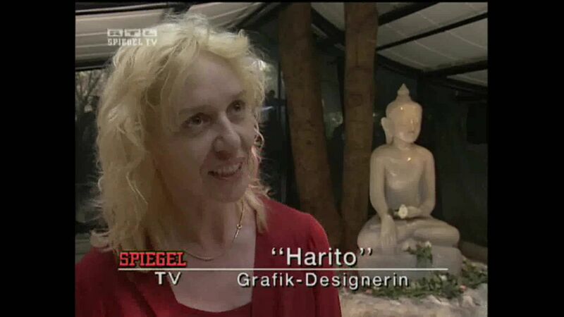 File:Spiegel TV - Die Jünger Bhagwans (1999) ; still 06m 24s.jpg