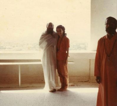Osho with Mukta 1971 Mt. Abu
