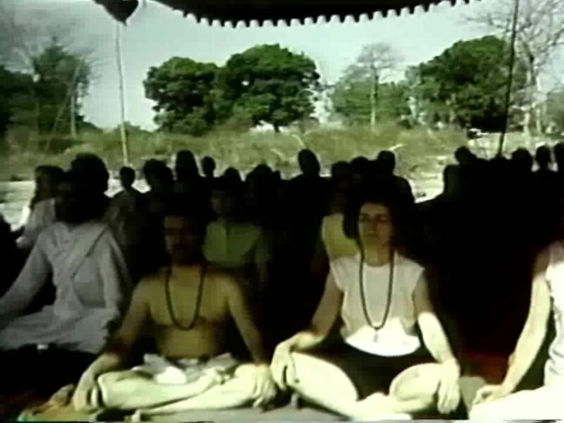 File:A Contemporary Guru - Rajnish (1974) ; still 09m 05s.jpg