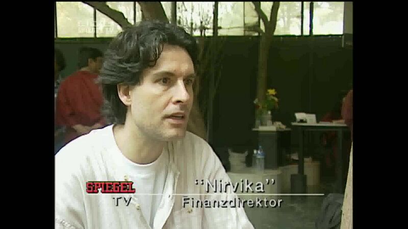 File:Spiegel TV - Die Jünger Bhagwans (1999) ; still 03m 41s.jpg