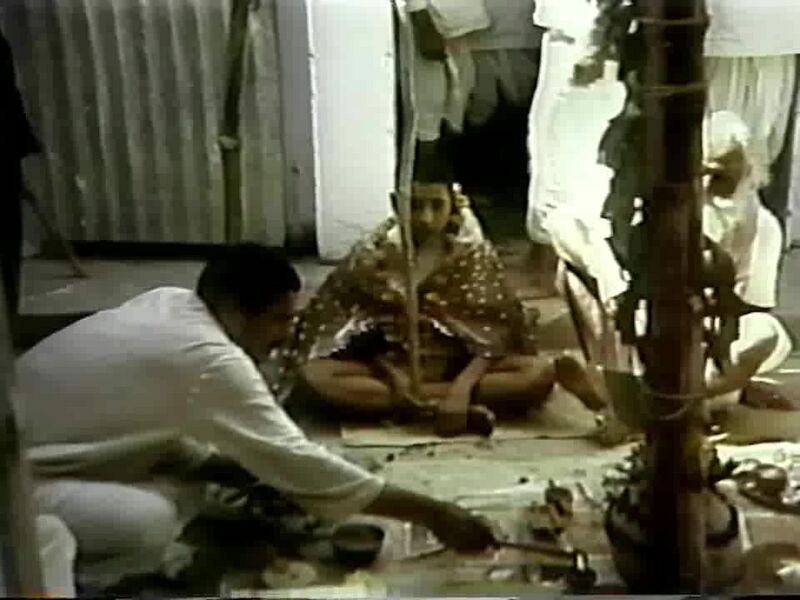 File:A Contemporary Guru - Rajnish (1974) ; still 04m 10s.jpg
