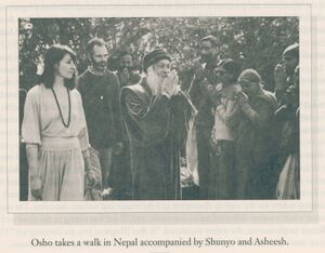 p.099 Osho takes a walk in Nepal accompanied by Shunyo and Asheesh..