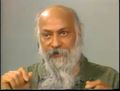 Thumbnail for File:Bhagwan Shree Rajneesh arrested (1985)&#160;; still 04m 31s.jpg