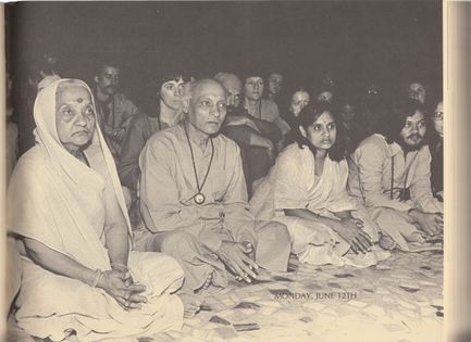 Page 095. (L-R) Mataji, Dadaji, Neeru, Amit, from Osho's family