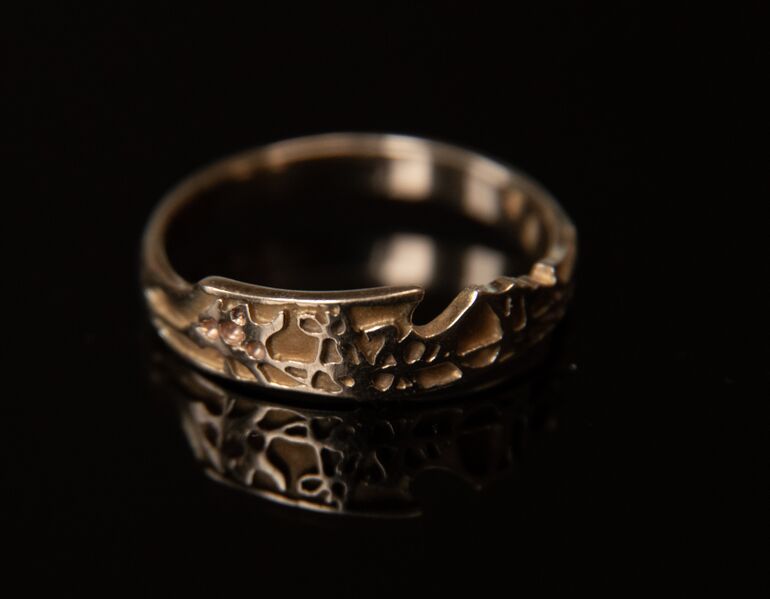 File:Ring, gold - DSC 1538.JPG