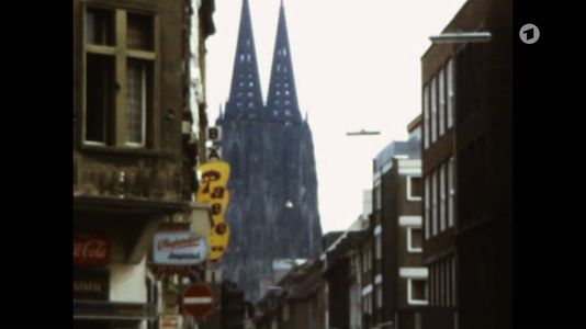 still 0h 02m 20s. Shows Cathedral in Cologne’s downtown