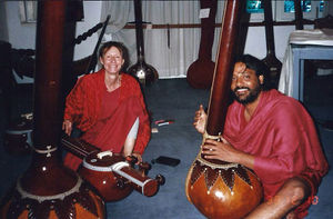 Pune, 1998 : In the music room with Sw ?